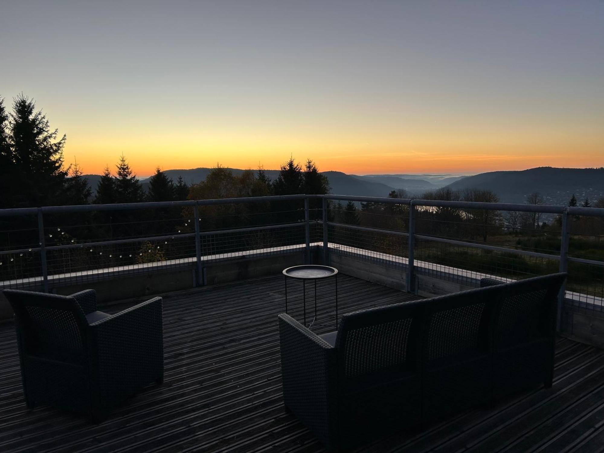 Appartement Sur Les Hauteurs De ジェラールメ エクステリア 写真